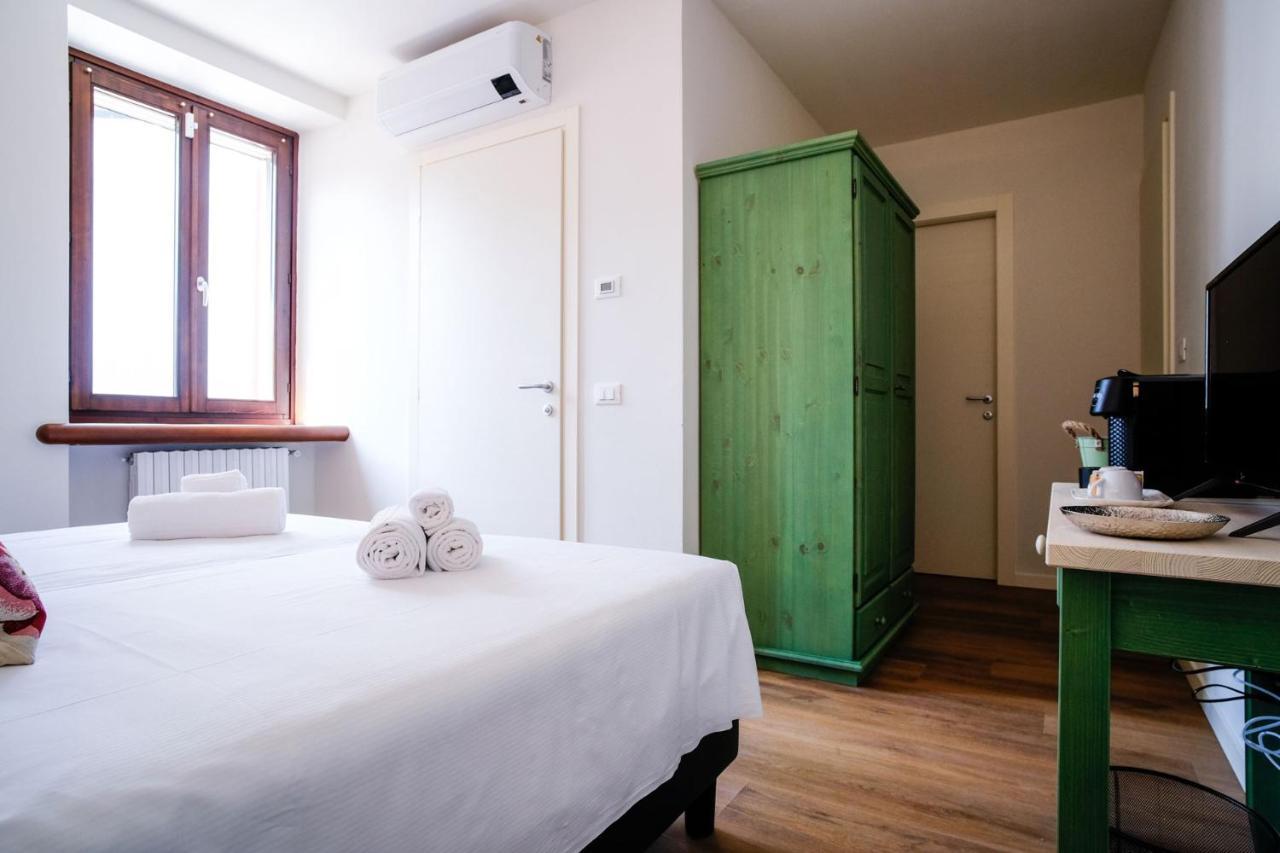 Locanda Il Cavallino 明乔河畔的瓦雷奇奥 外观 照片